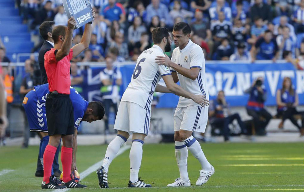 Nacho entra por Pepe en el partido ante el Alavs