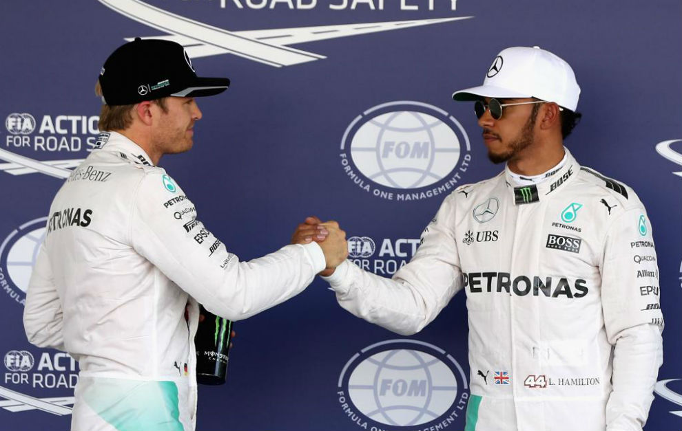 Rosberg felicita a Hamilton despus de que el ingls consiguiera la...