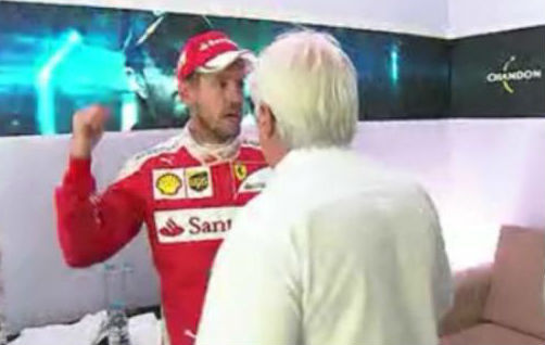 Momento en el que Vettel pide perdn a Whiting en el antepodio del GP...
