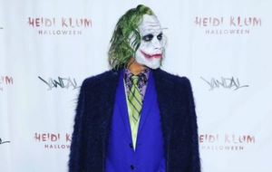 Lewis Hamilton disfrazado del Joker