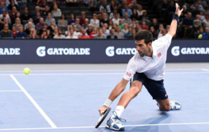 Djokovic juega en Pars-Bercy, donde ya ha debutado en dobles junto a...