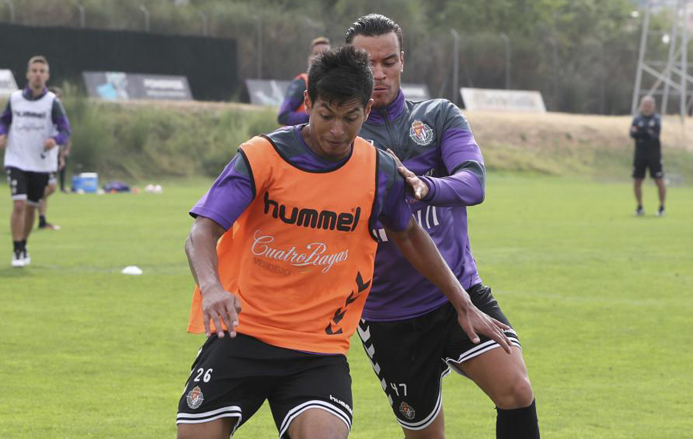 Zambrano, en un entrenamiento con el Valladolid.