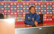 Camila Nobre durante una rueda de prensa en Guinea Ecuatorial.