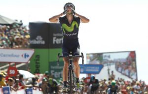 Rubn Fernndez celebra su liderato de la Vuelta 2016 en el Mirador...