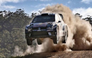 Ogier volando en un rasante con su Polo R WRC