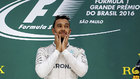 Lewis Hamilton, en el podio de Brasil
