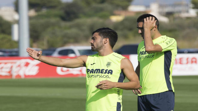Jaume Costa (28) y Bruno Soriano (32), durante un entrenamiento.