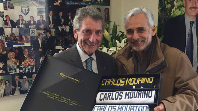 Carlos Mourio y Jesn Martnez, tras firmar el convenio.
