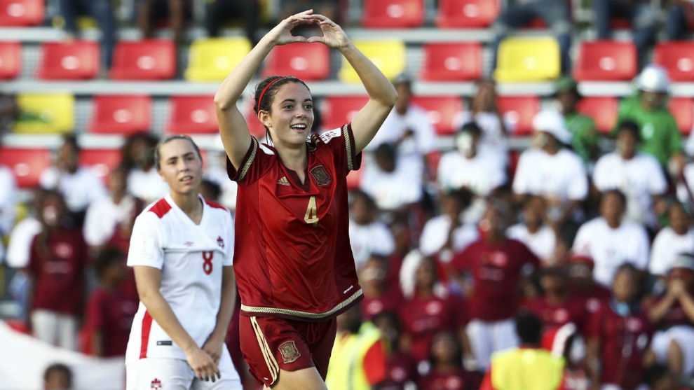Aitana Bonmat celebrando un gol en el Mundial de Papa Nueva...
