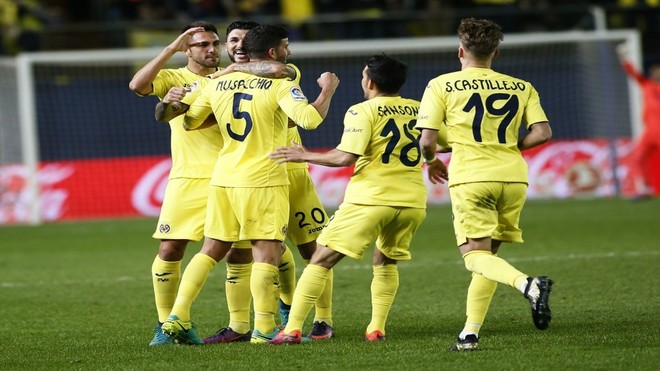Los jugadores del Villarreal celebran un gol en El Madrigal