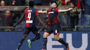Simeone celebra uno de sus goles a la Juve.