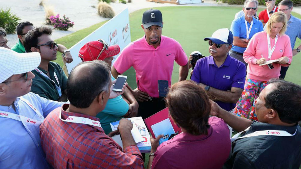 Tiger Woods atiende a los medios en Albany, sede del Hero World...
