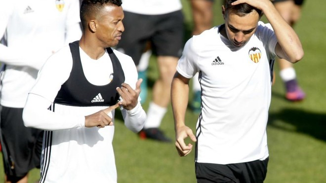 Nani y Munir durante un entrenamiento del Valencia.
