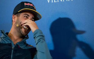 Daniel Ricciardo en la rueda de prensa de la FIA