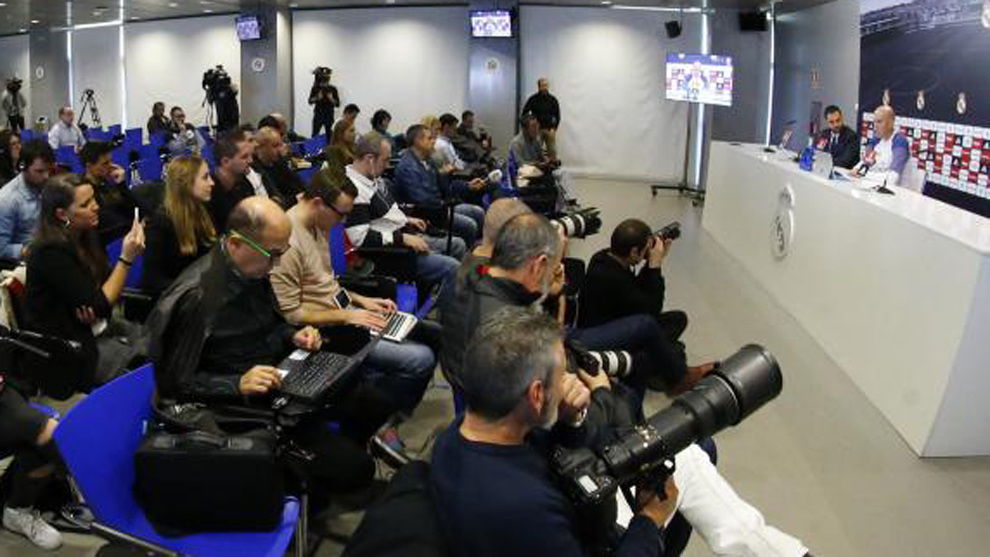 Los medios de comunicacin en la ltima rueda de prensa de Zidane...