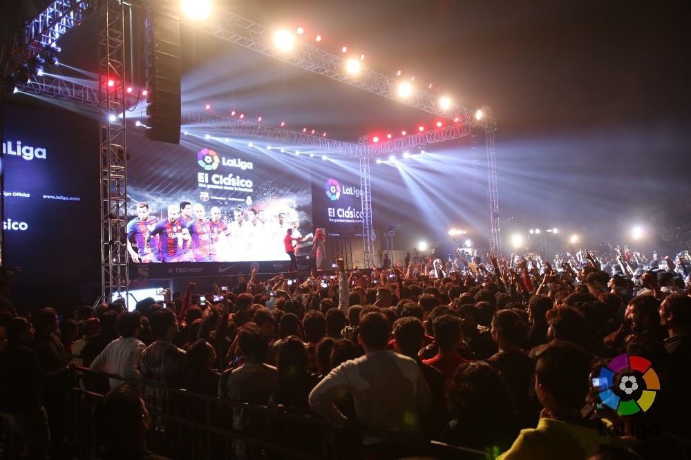 India: En Nueva Delhi se reunieron alrededor de 12.000 aficionados. En...