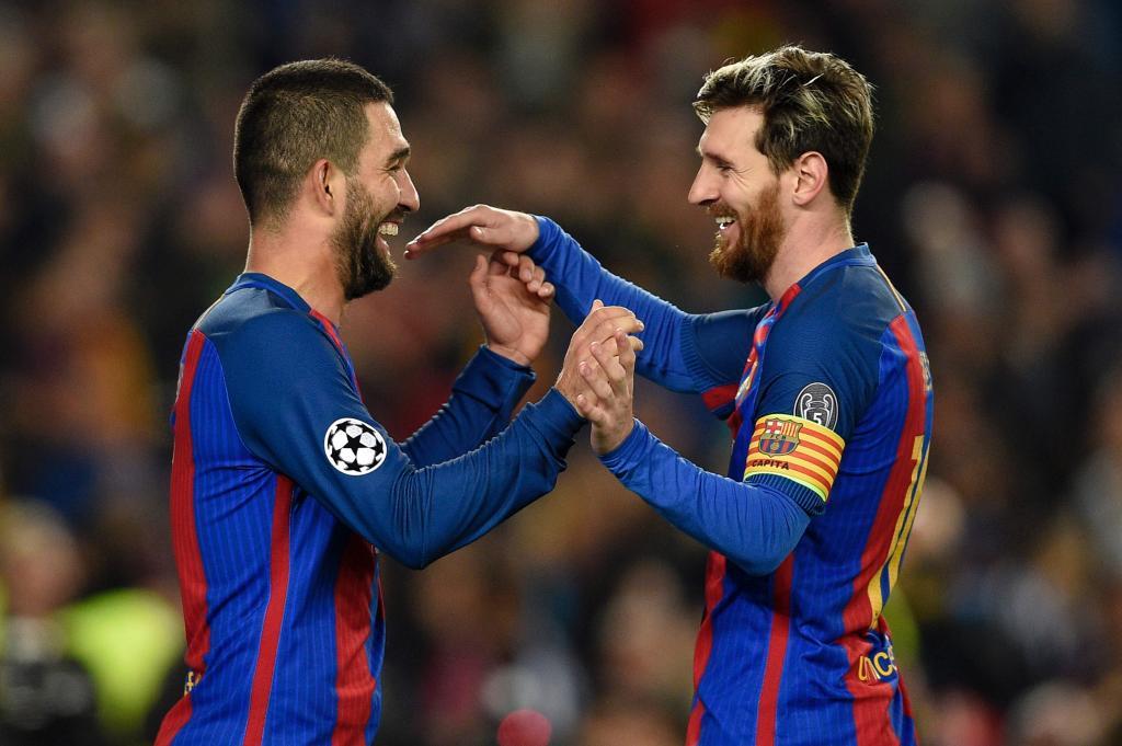 Messi celebrando con Turan