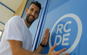 Diego Lpez posa para MARCA en la Ciudad Deportiva del Espanyol