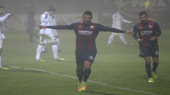 Borja Lzaro (28), celebrando su gol en el partido ante el UCAM.