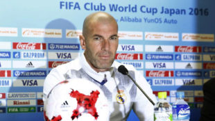 Zidane, en rueda de prensa en Japn.