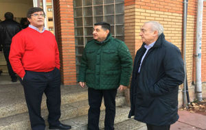 (De izquierda a derecha) Presidente de la Junta Electora, Jose Luis...