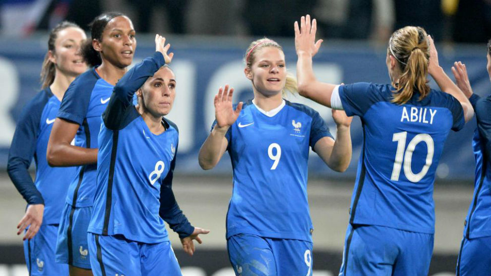 Las jugadoras de la seleccin francesa durante un amistoso ante...