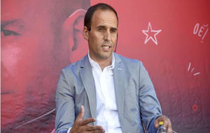 Piru (41), director deportivo del Granada, durante una entrevista.