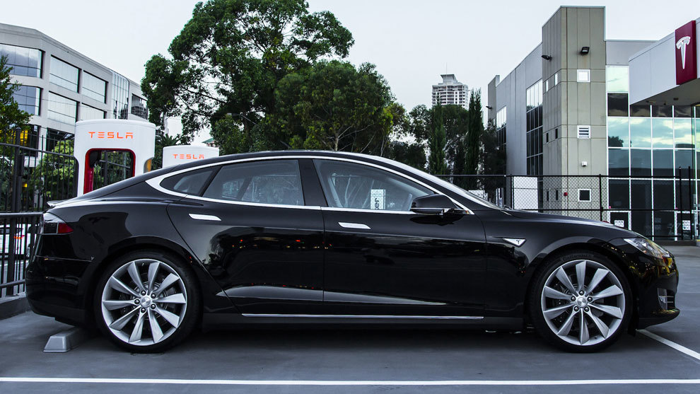 Uber estrena en Madrid su servicio de coche eléctrico con decenas de Tesla  Model S | Marca.com