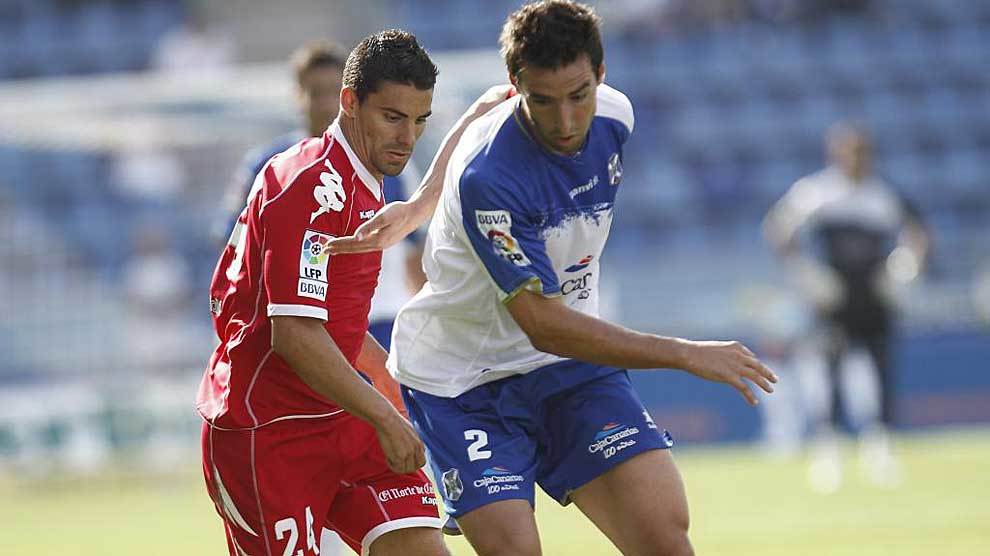 scar Gonzlez y Marc Bertrn, durante un Tenerife-Valladolid de...