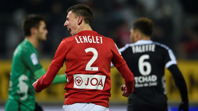 Lenglet celebra un gol con el Nancy.