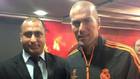 Fatih akmak, junto a Zidane, en la visita del Madrid a Estambul en...