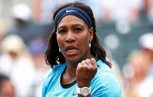 Serena Williams celebrando una victoria.
