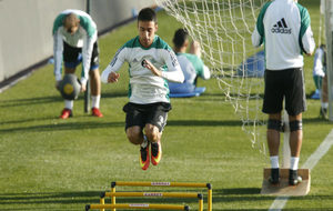 Rafa Navarro completa un ejercicio durante un entrenamiento.