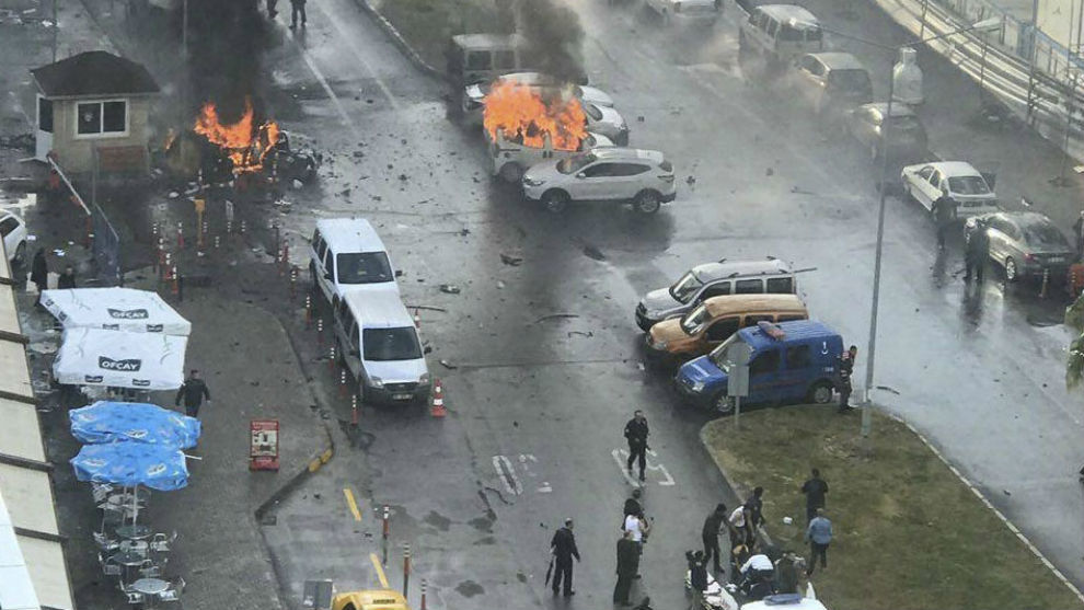 Imagen del atentado en Esmirna.