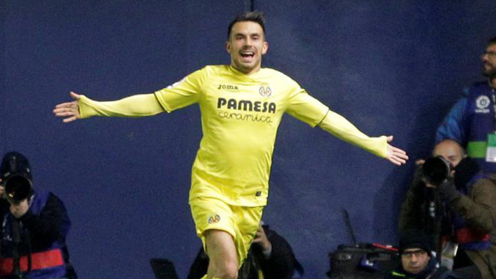 Sansone celebra su gol ante el FC Barcelona.