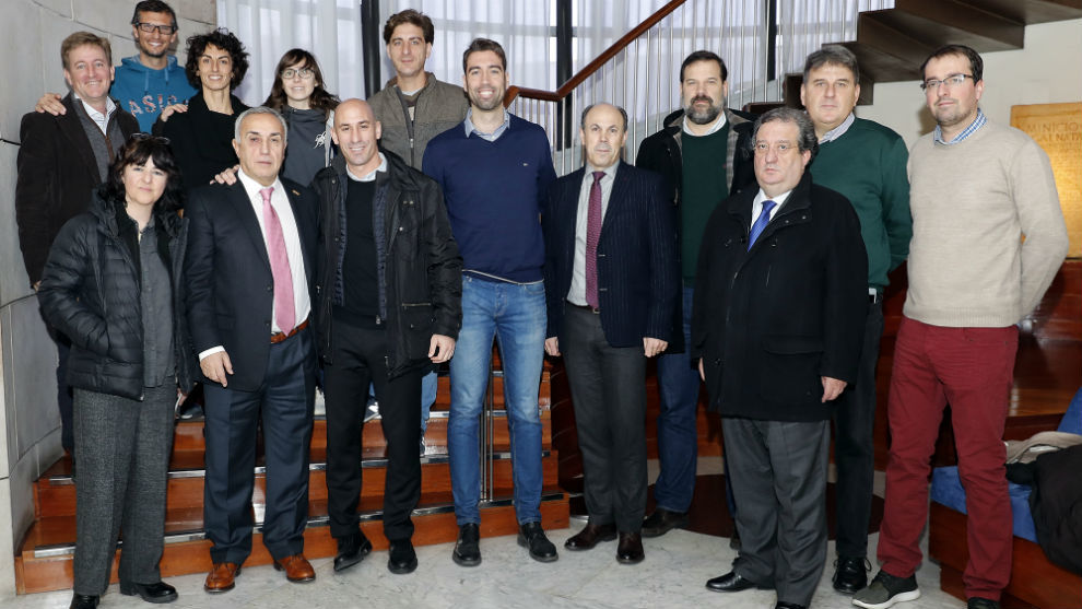 Alejandro Blanco, junto a los representantes de las asociaciones de...