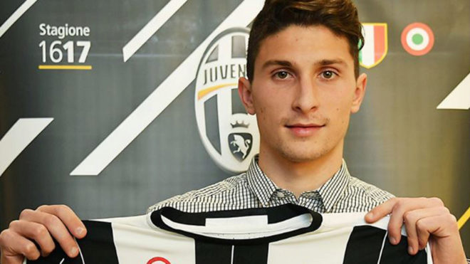Mattia Caldara ya es jugador de la Juventus.