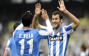 Vela y Agirretxe celebran juntos un gol varias temporadas atrs.