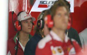 Mick Schumacher, en el box de Ferrari en el pasado Gran Premio de...