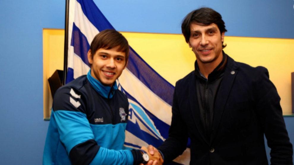 scar Romero junto al director deportivo alavesista, Sergio...