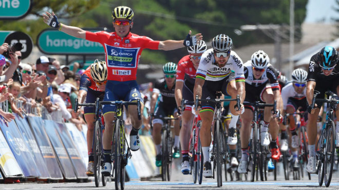 El australiano Ewan gana al esprint la etapa del Tour Down Under