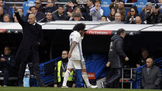 Marcelo se retira lesionado ante Zidane.