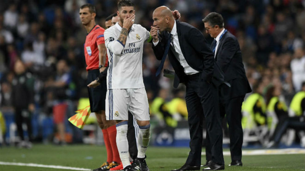Zidane se reuni con su plantilla para tratar el tema de los pitos en...