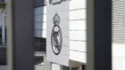 Escudo del Real Madrid en el Santiago Bernabu
