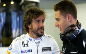 Alonso con Vandoorne en una imagen de la temporada 2016