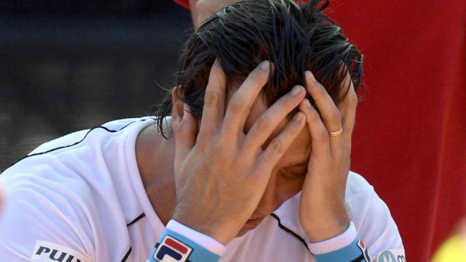 Carlos Berlocq lamentndose en la eliminatoria de Copa Davis ante...