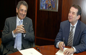 El alcalde Abel Caballero junto al presidente celeste, Carlos Mourio
