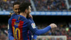 Neymar felicita a Messi por su gol contra el Athletic