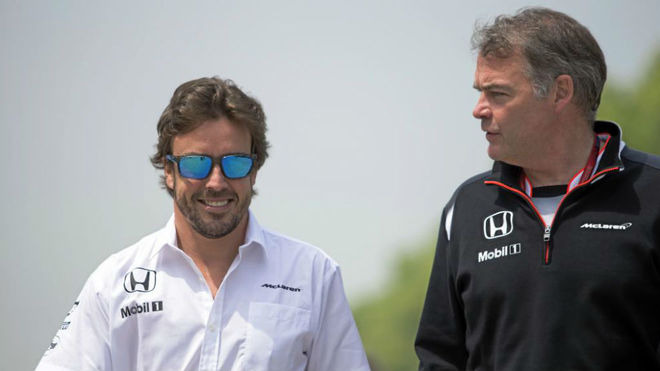 Fernando Alonso y Dave Redding, en el pasado GP de China.