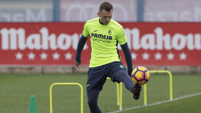 El jugador en un entrenamiento del Villarreal.